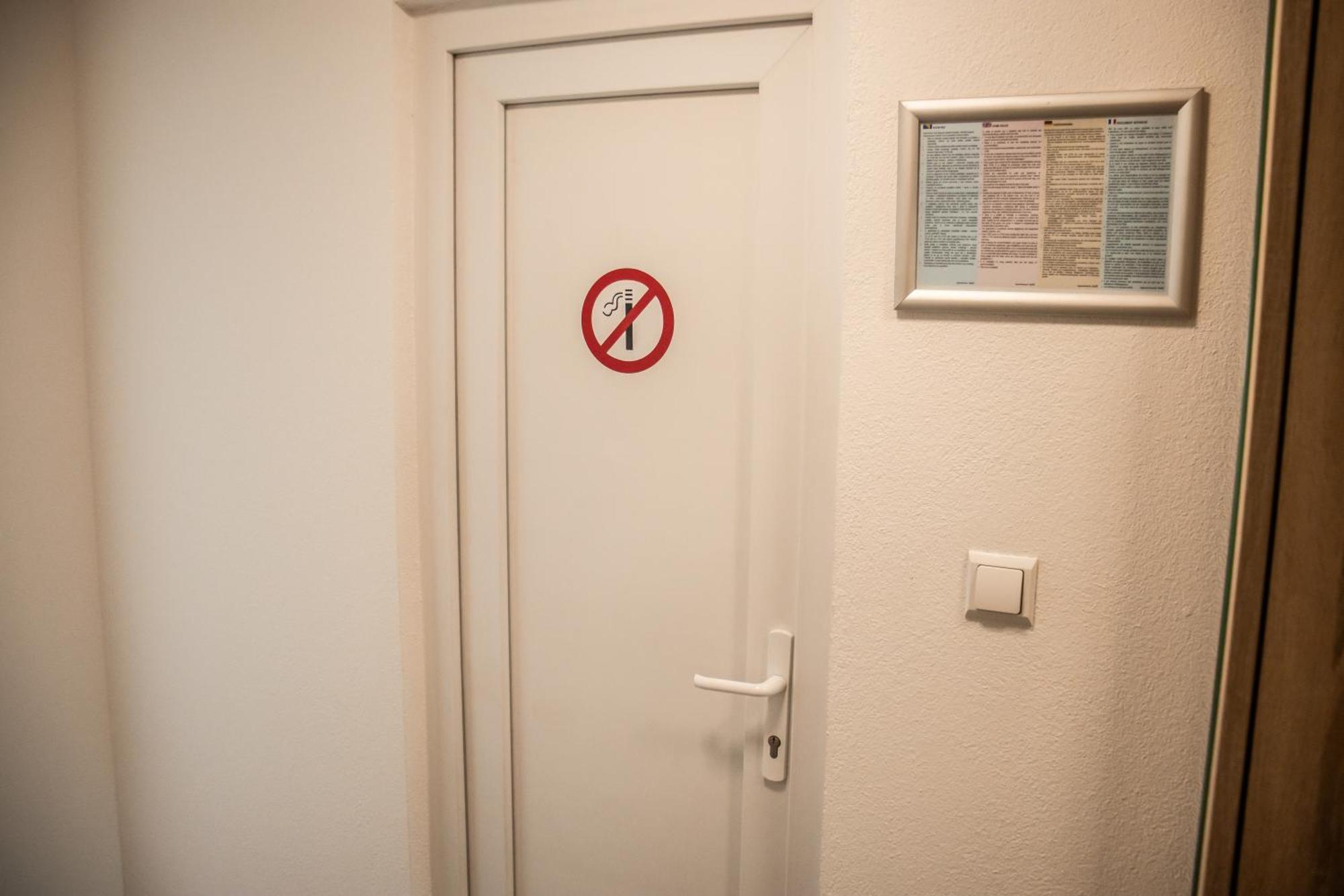 Apartments Basic Visoko Eksteriør bilde
